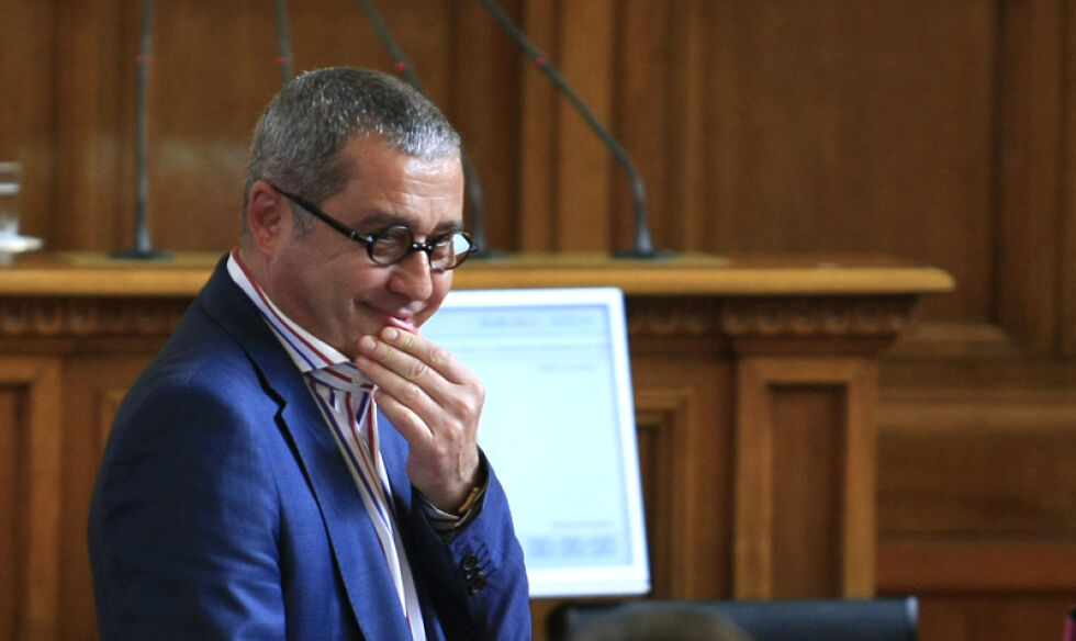 Йордан Цонев: ГЕРБ са довели футболни агитки пред НС