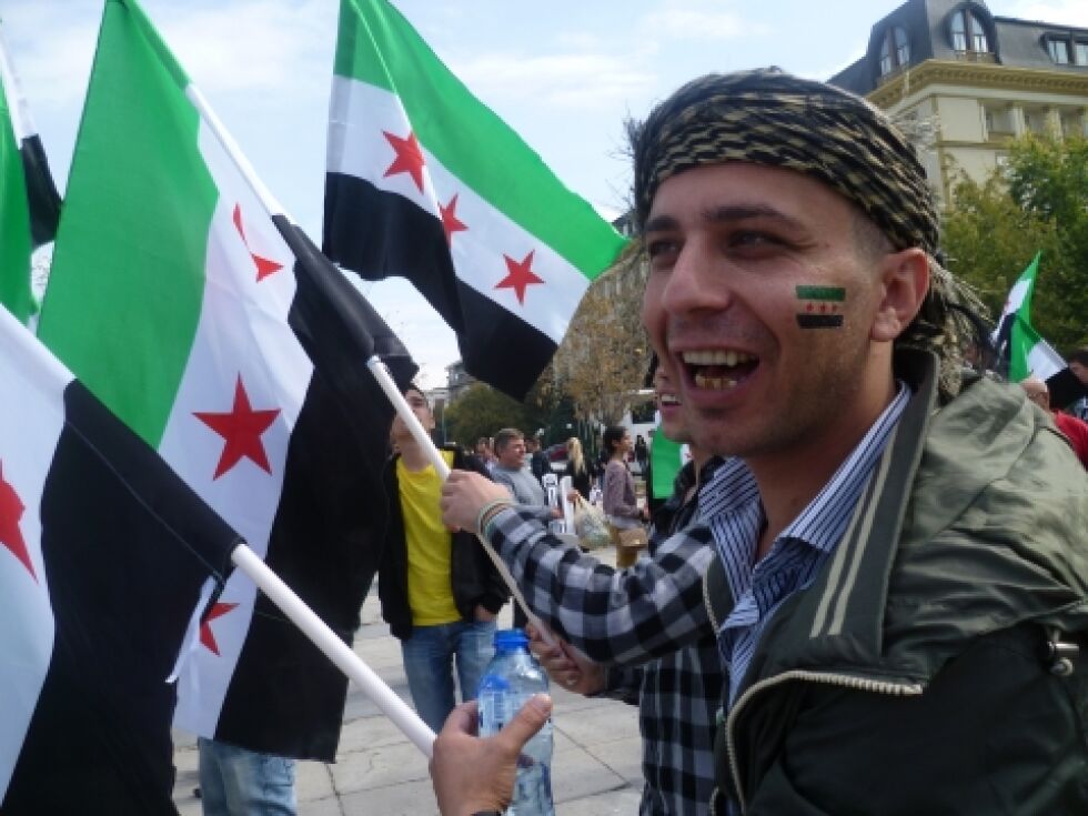 Нов протест пред сирийската мисия у нас след съмненията за отровен газ