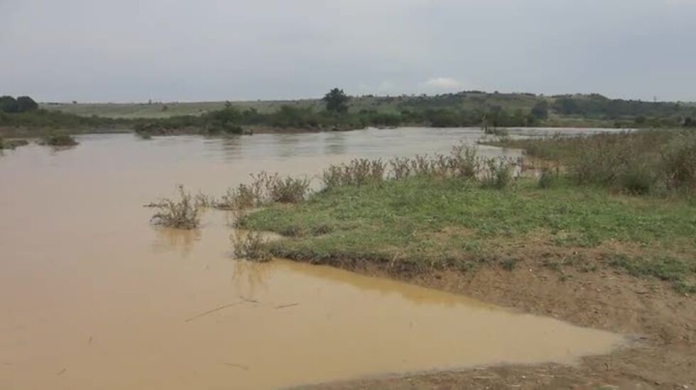 Река Скът прелива край село Попица (ВИДЕО)