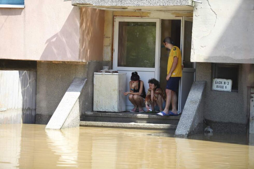 В града, който затъна метри под вода (СНИМКИ)