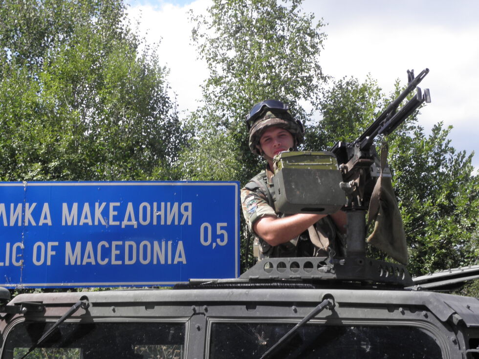 Жива сила и военна техника на граничните пунктове с Македония (СНИМКИ и ВИДЕО)