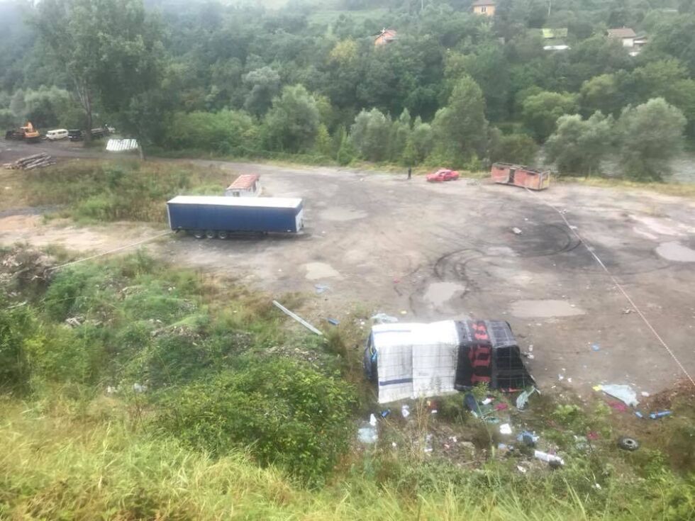 Изясняват се причините за тежката катастрофа край Своге с 16 загинали
