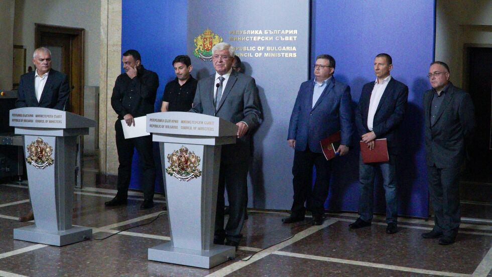 Шест души в тежко състояние след катастрофата край Своге, 15 жертви са от Световрачене