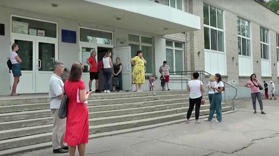 Страх от ядрена катастрофа: Опашки от хора в Запорожие за йодни таблетки (ВИДЕО) 