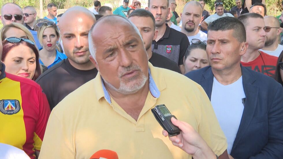 „Решил е, върнал се е“ : Реакциите след завръщането от Дубай (ОБЗОР)