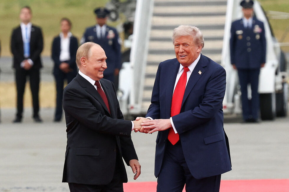 След като Тръмп разстла червения килим за Путин, призова Украйна да се откаже от НАТО и Крим