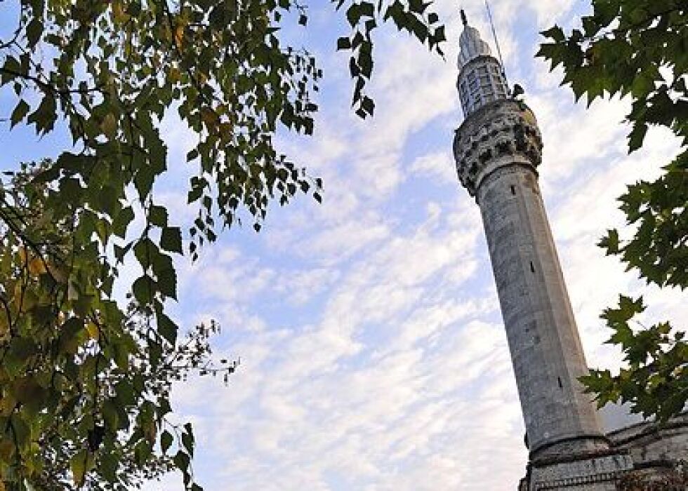 Четирима непълнолетни във Франция са заподозрени, че готвели взрив на джамия