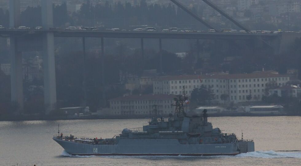 Командирът на украинските ВМС: Турция да затвори Босфора за руски кораби