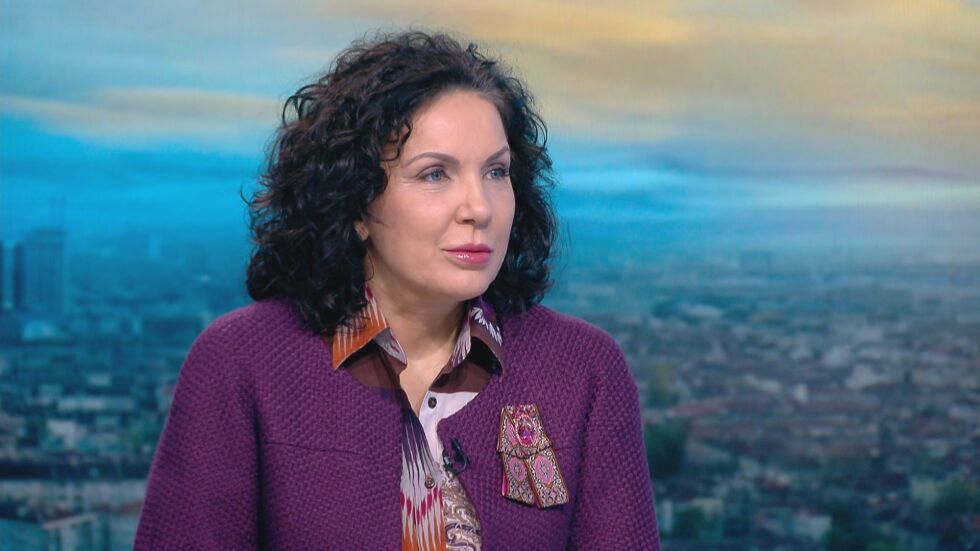 Антония Първанова: Самолечението и свръхлечението на COVID-19 са две много опасни неща
