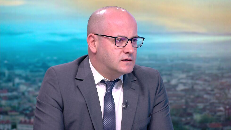 Радан Кънев: Мерките са безкрайно закъснели, липсват и икономически