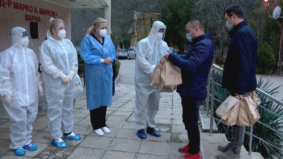 Хляб за медиците: Подкрепа от световен шампион по приготвяне на пица 