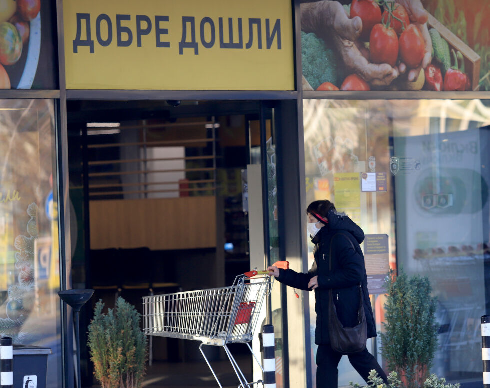 Проверка на bTV в големите магазини в София: Мерките се спазват