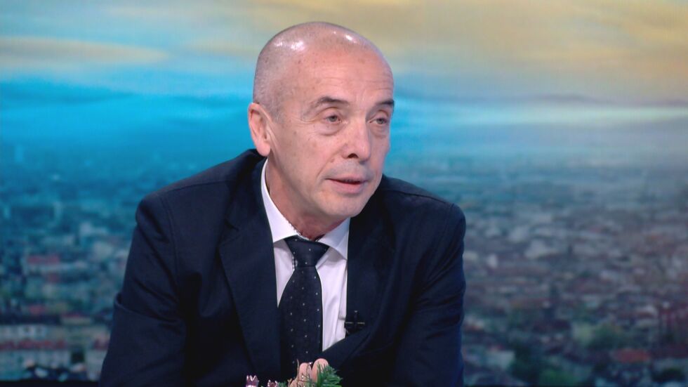 Доц. Мангъров: Няма да се ваксинирам, имам антитела 