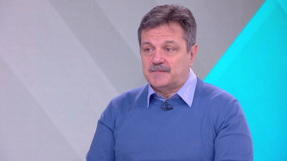Симидчиев: 70% от болните с COVID-19 са били лекувани с антибиотик профилактично