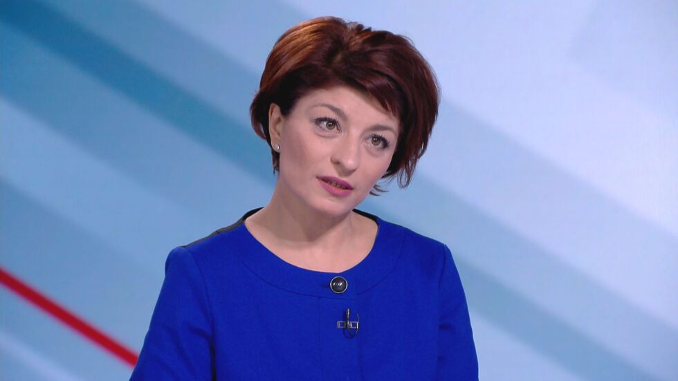 Десислава Атанасова: Твърде много закъсняхме с реакцията за българите в Украйна