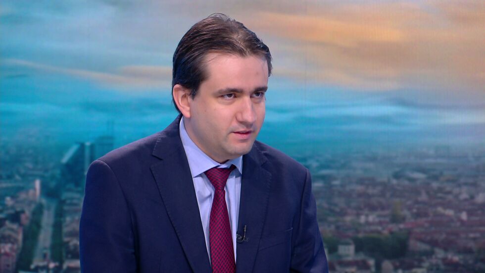Божанов: Дори и да редактираме кода, не редактираме това, което работи на машината 