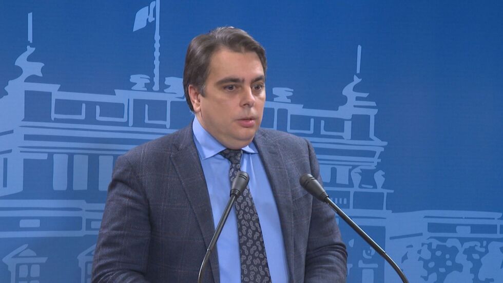 Асен Василев: Видяхме добре синхронизиран дует Борисов – Радев