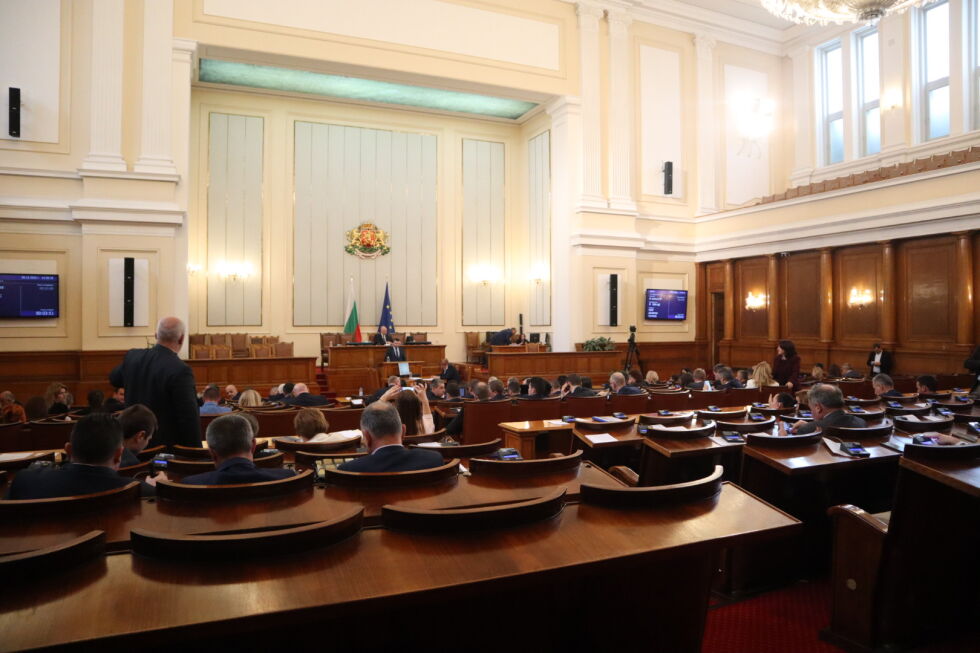 "Дълг или ръст на данъците": Колко ще струват новите предложения на партиите?
