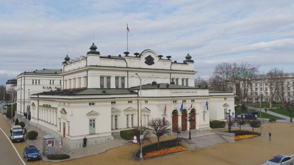 Преговорите между партиите за правителство продължат до края на седмицата