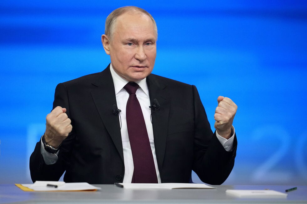 Отвътре на внимателно режисираната пресконференция на Владимир Путин (ВИДЕО И СНИМКИ)