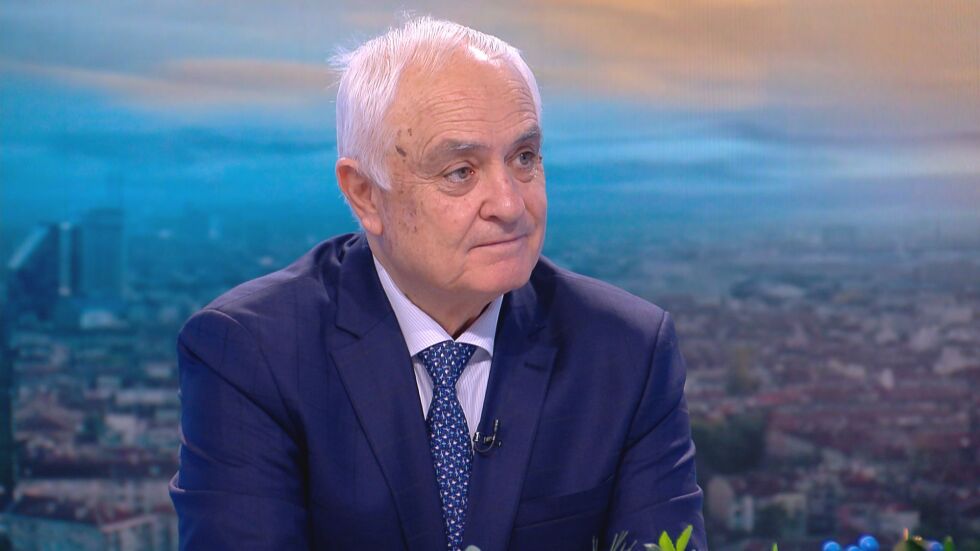 Запрянов: Транспортирането на военната техника до Украйна е операция, която отнема месеци