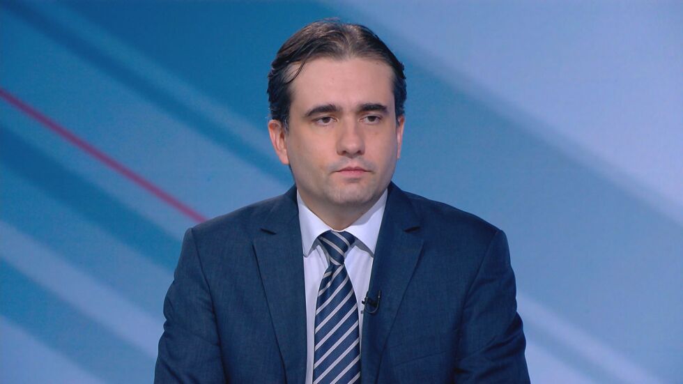 Божидар Божанов: Управляващите са „един протест назад“. Ще има нови демонстрации 