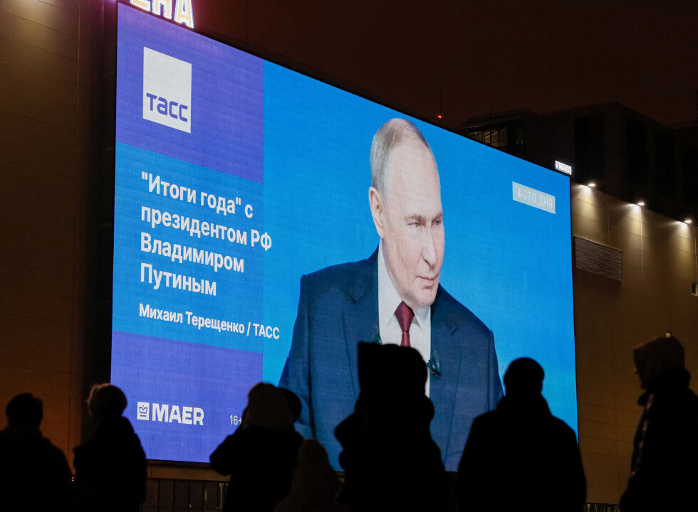 Владимир Путин е готов да започне диалог с Еманюел Макрон