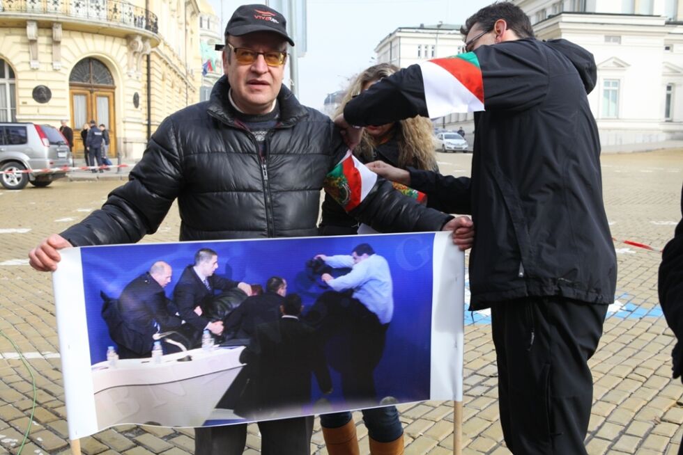 Рехав протест поиска съд за "биячите" на Енимехмедов