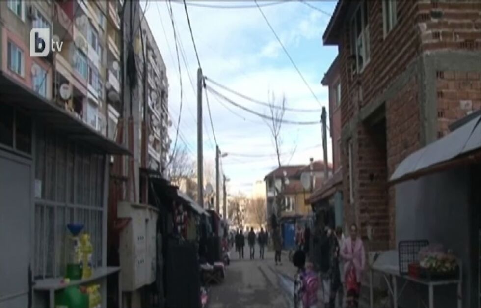 Много наблюдатели и малко гласоподаватели в Столипиново