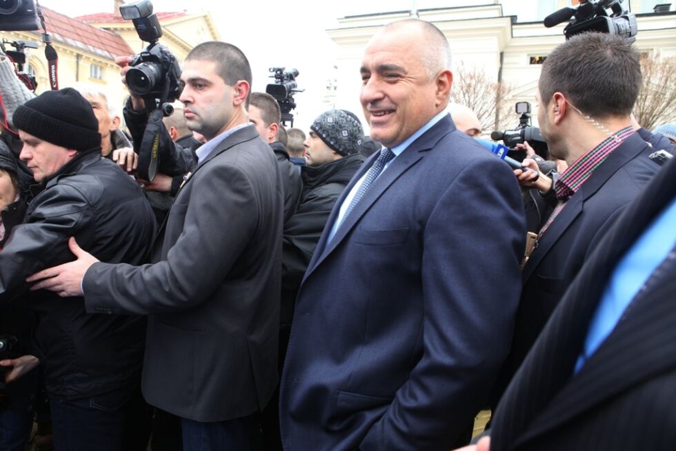 Новината "Доган поръчал Борисов" предизвика ефекта "не било компютри, а компоти"