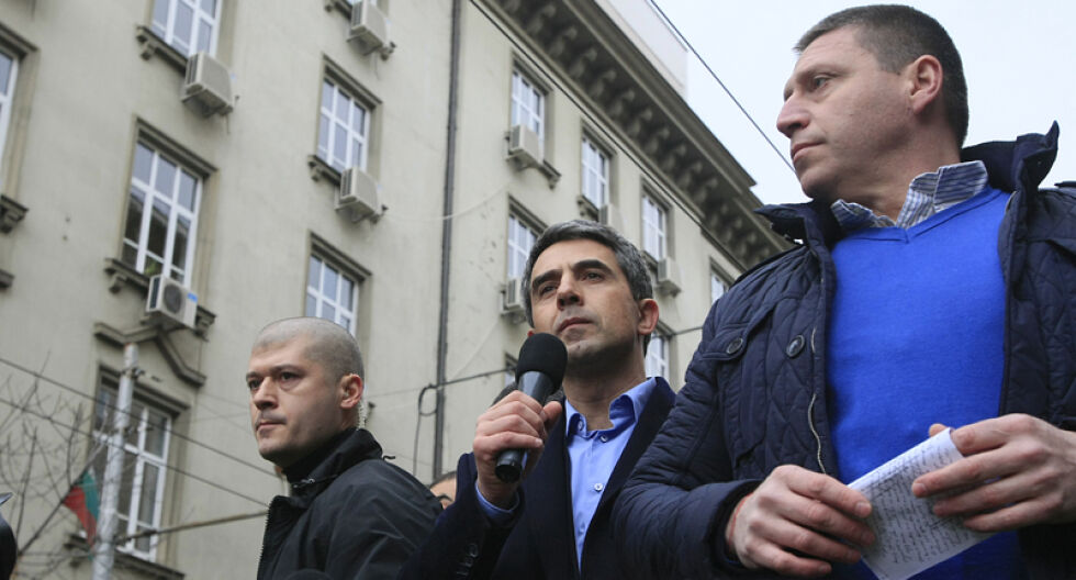 Плевнелиев покани протестиращите на "Дондуков 2", за да чуе исканията им