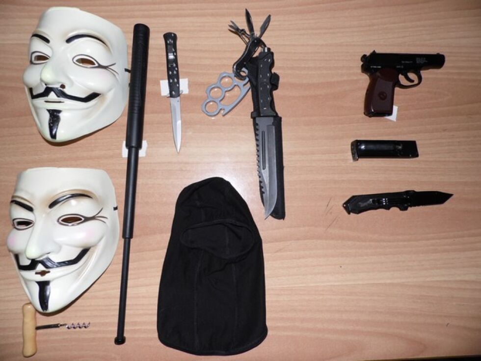 Протестът в София приключи в ареста за 15 младежи