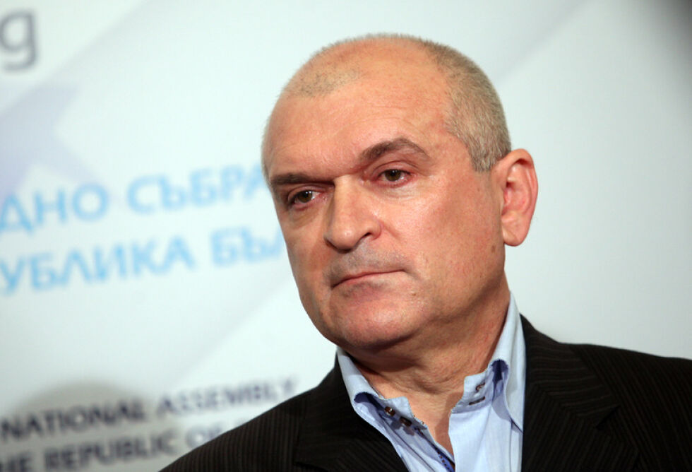Главчев: Сериозни сме за намаляването на дълга