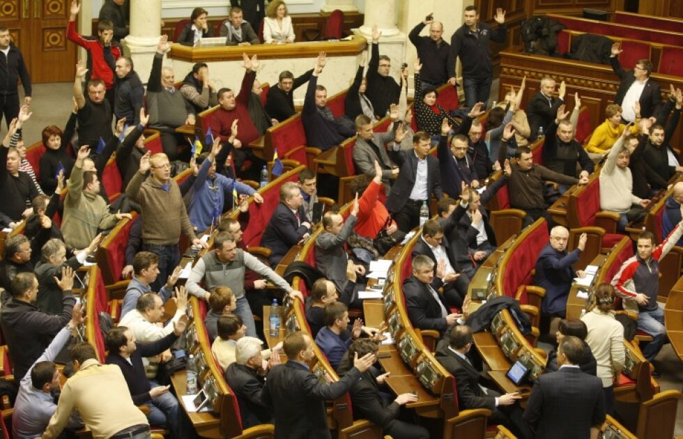 Върховната Рада призова жителите на Крим да не участват в референдума