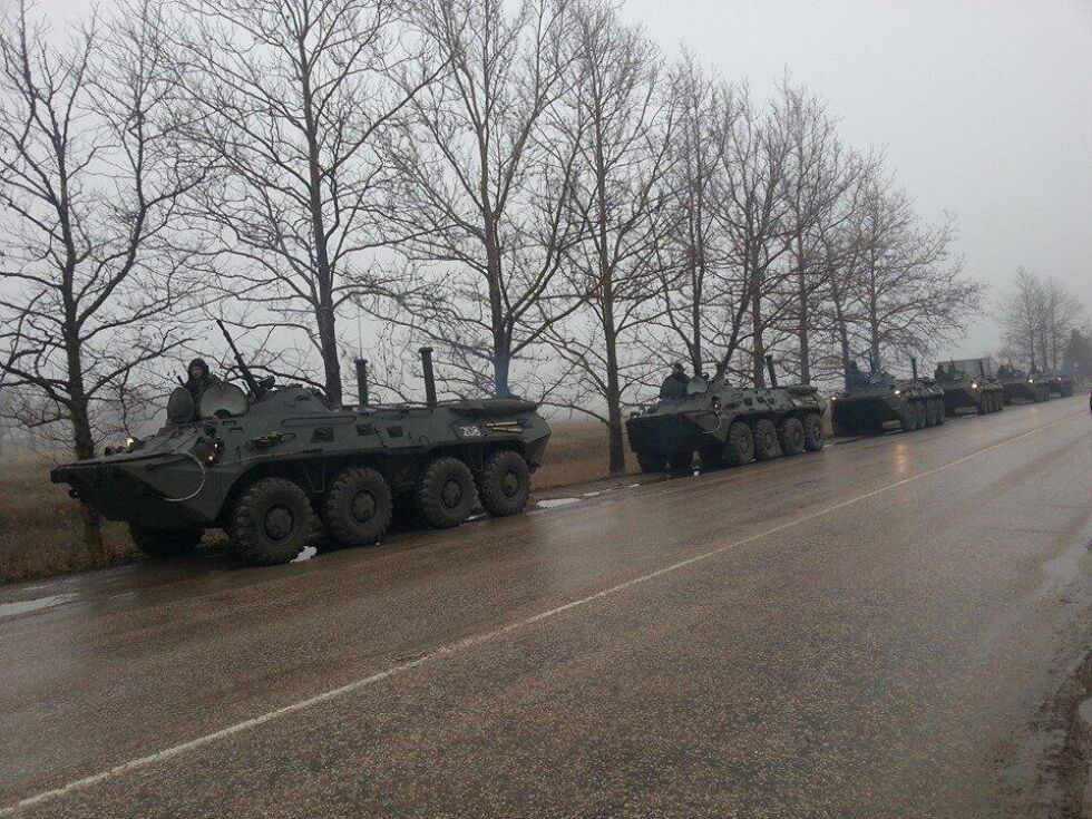 Украински и руски сили в бойна готовност заради Крим
