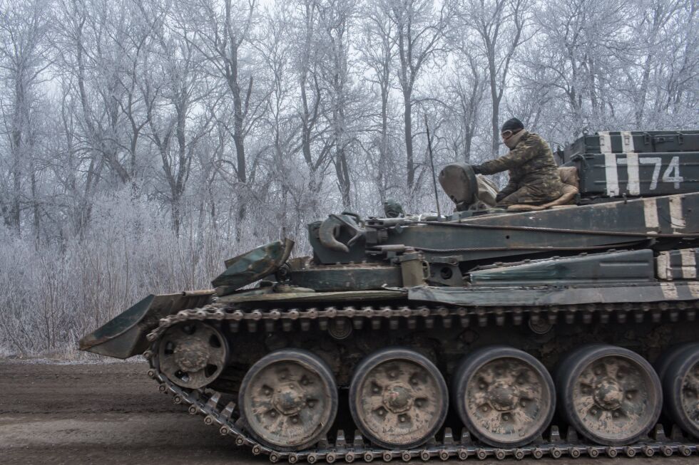 Ройтерс: Русия разполага тежка военна мощ на границата с Украйна