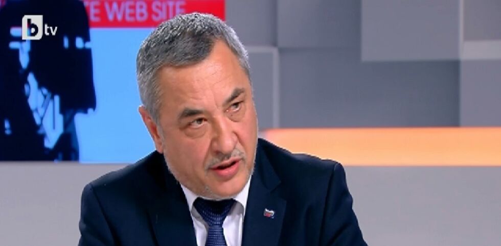 Валери Симеонов: Има скептицизъм относно политическото минало на Кунева