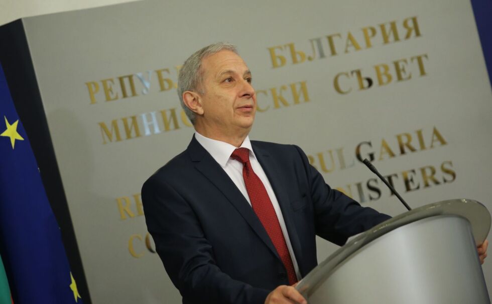 Огнян Герджиков свика спешна среща заради блокадите по границите 