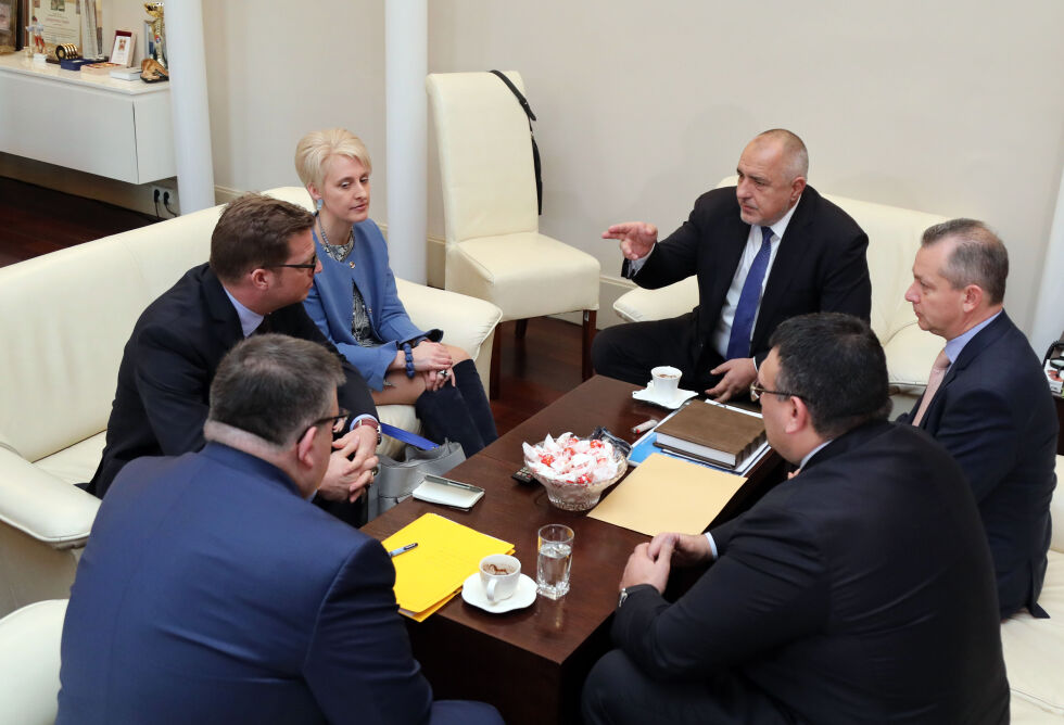 Цацаров: Заподозрян за случая "Скрипал" е влизал в България 3 пъти 