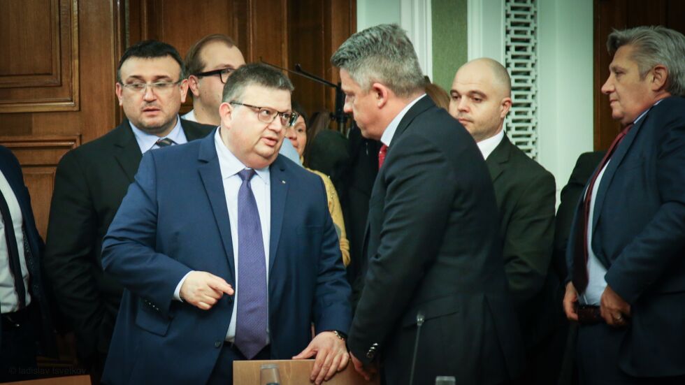 Комисията за контрол над службите обсъди случая „Гебрев”