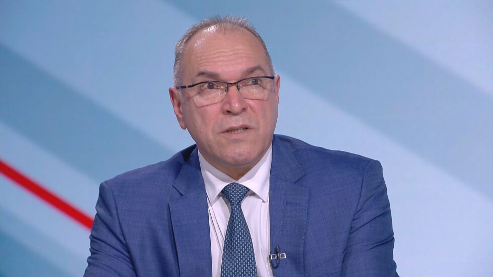 Директорът на Александровска болница: Консултираме хора с пост COVID усложнения