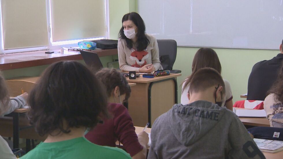 Тестовете за COVID-19 в училище: Родителите остават разделени