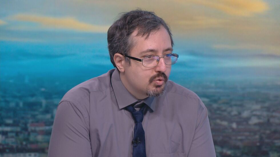 Математик: На 1 март ще имаме между 1500 и 2500 заразени с COVID-19 на ден
