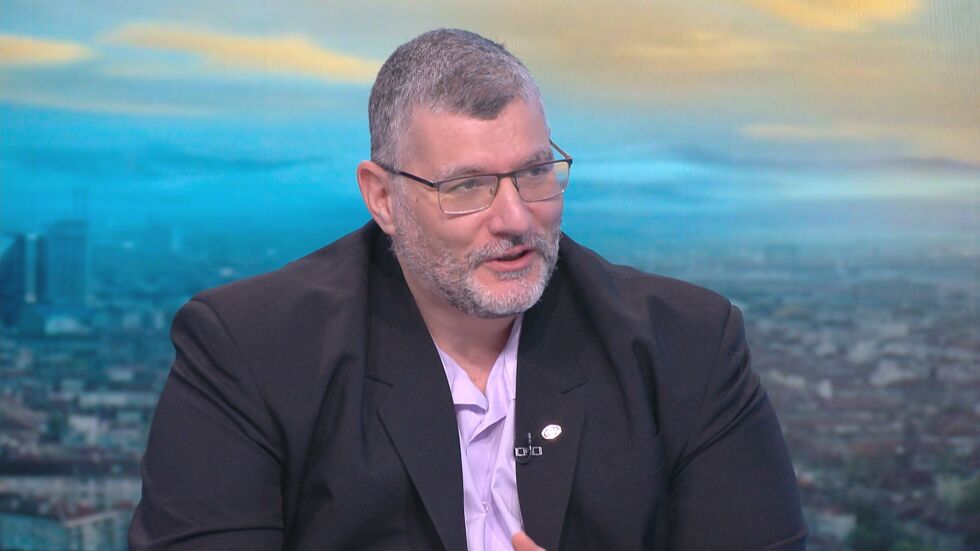 Проф. Момеков: Скептицизмът ще бъде пречка пред масовата имунизация у нас