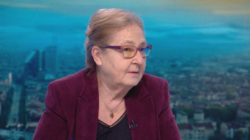 Проф. Мира Кожухарова: Няма данни за следваща вълна на коронавируса
