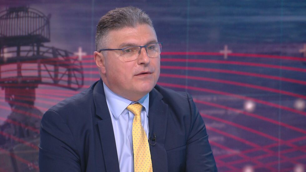 Панайотов: Украинската армия може да издържи няколко дни