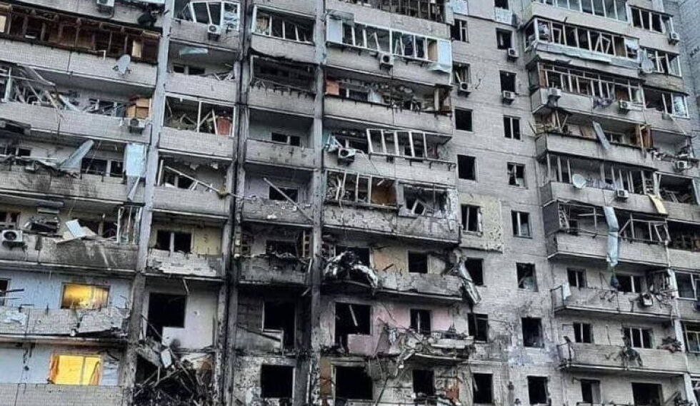 Вижте разрушенията в Киев (СНИМКИ и ВИДЕО)