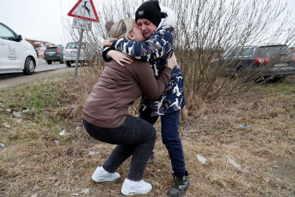 Безкористна постъпка: Да преведеш децата на непознат през украинската граница (ВИДЕО)