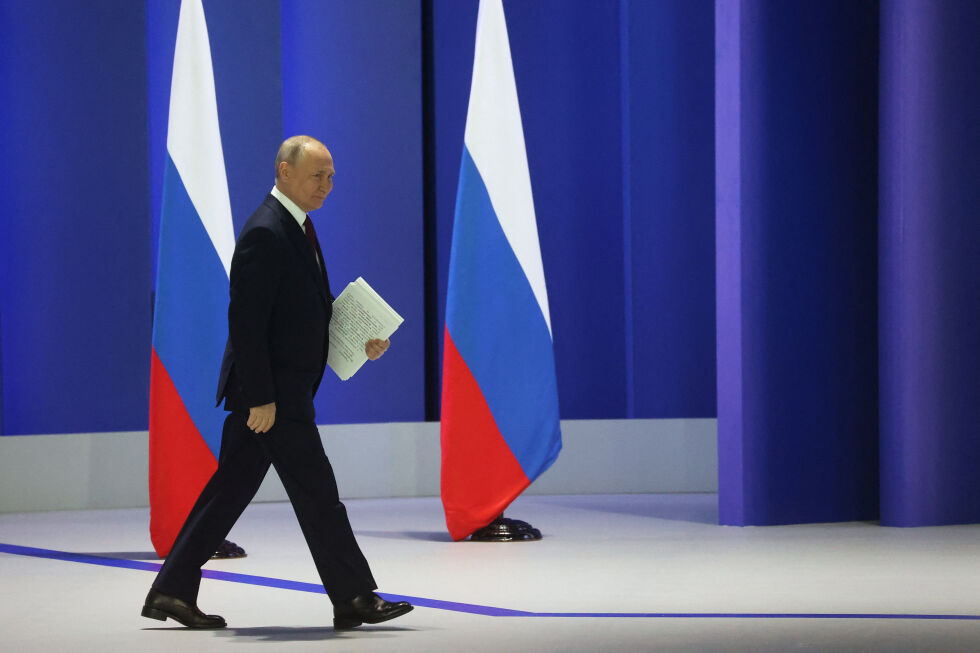 Владимир Путин предприема обиколка, САЩ упрекнаха Ханой
