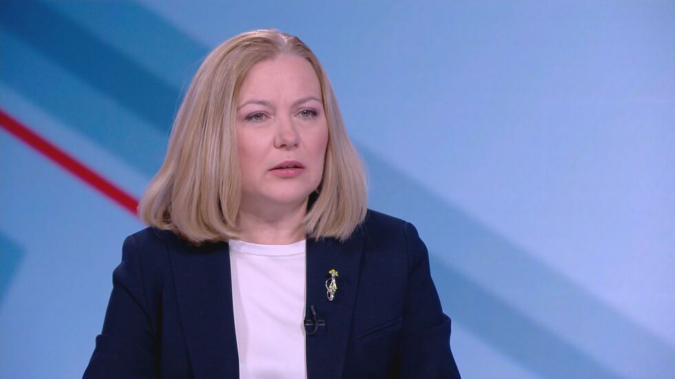 Йорданова: Броенето на гласовете и попълването на протоколите може да доведе до манипулации 